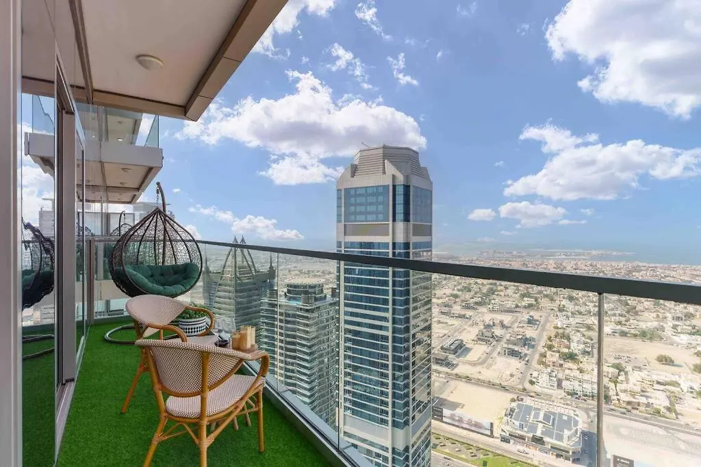5 Stars Living Infinity Pool Burj Khalifa View Apartment Dubai United Arab Emirates
