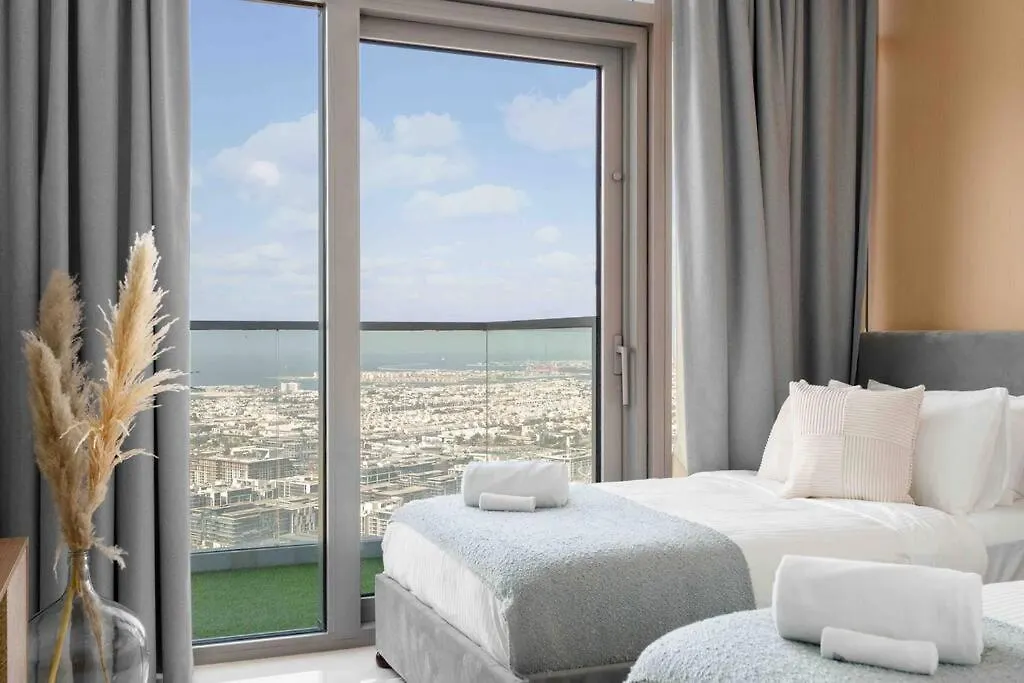 5 Stars Living Infinity Pool Burj Khalifa View Apartment Dubai